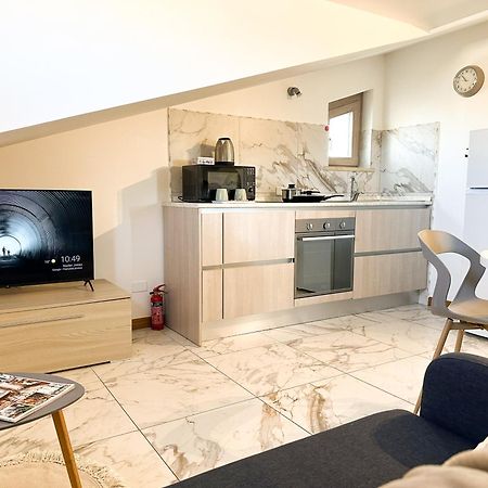 Carolas Luxury House Fiumicino Buitenkant foto