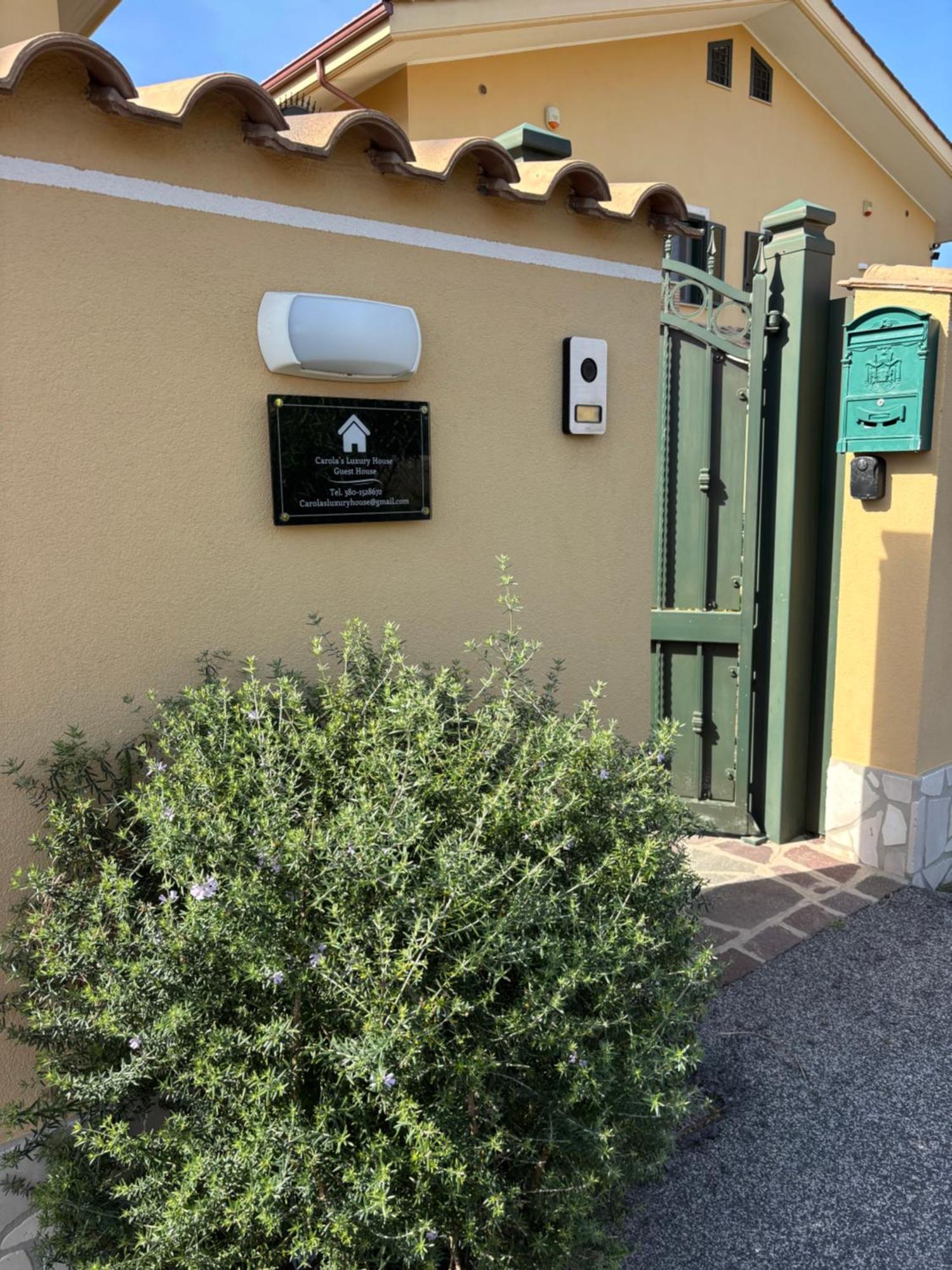 Carolas Luxury House Fiumicino Buitenkant foto